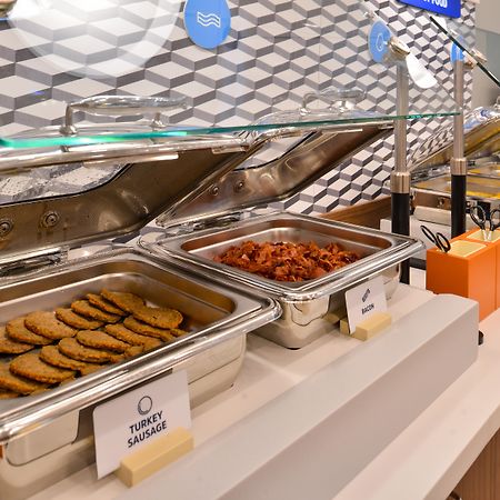 Holiday Inn Express & Suites Vaughan-Southwest By Ihg Εξωτερικό φωτογραφία