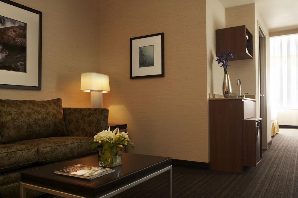 Holiday Inn Express & Suites Vaughan-Southwest By Ihg Εξωτερικό φωτογραφία