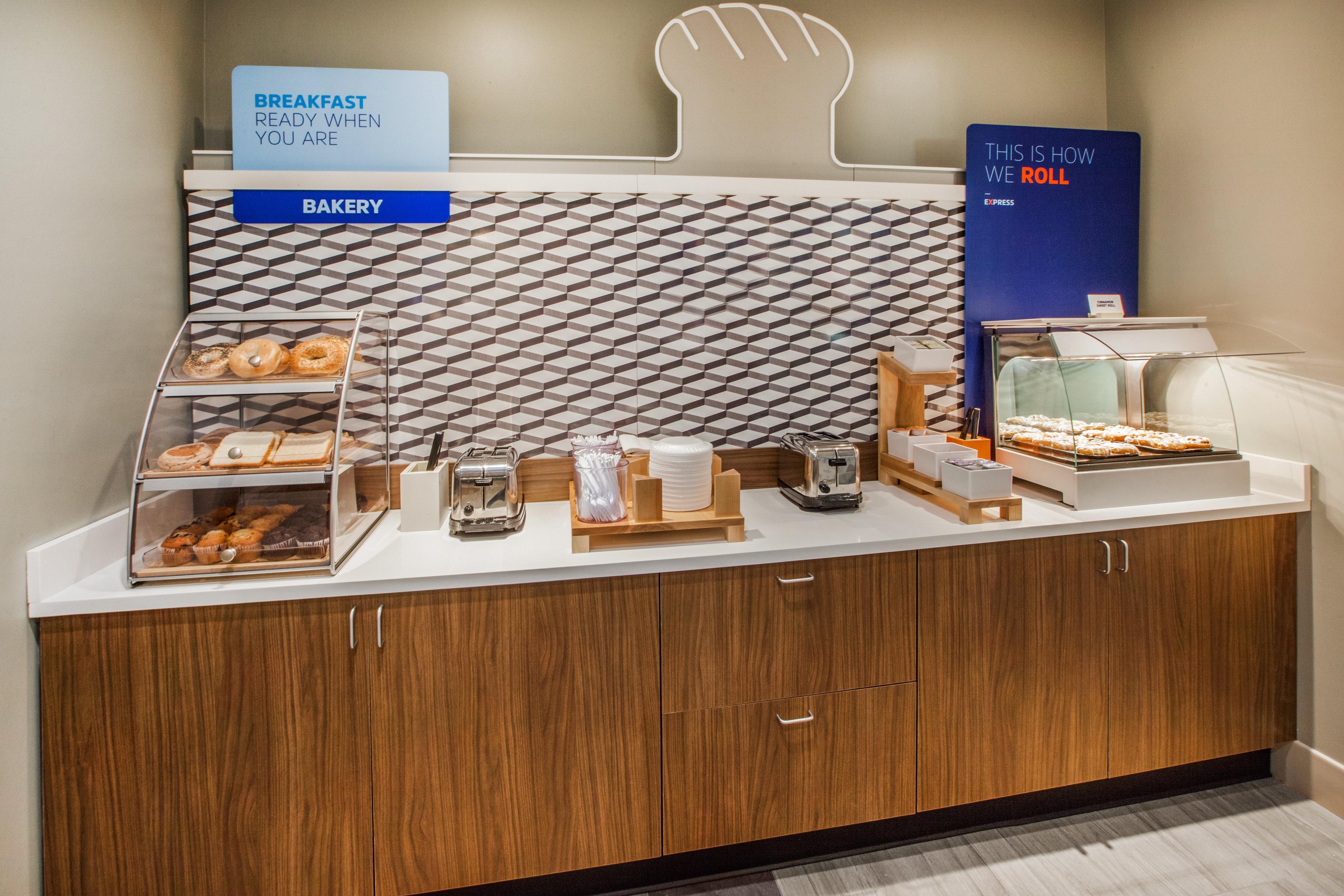 Holiday Inn Express & Suites Vaughan-Southwest By Ihg Εξωτερικό φωτογραφία