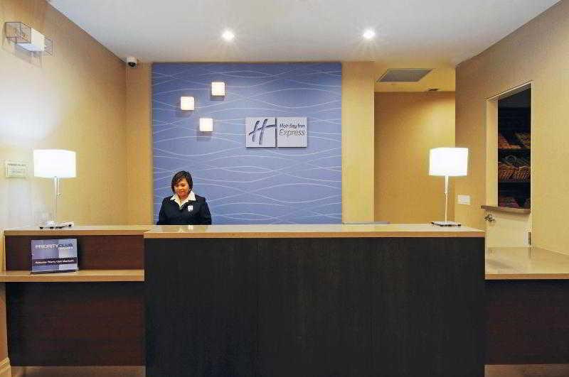 Holiday Inn Express & Suites Vaughan-Southwest By Ihg Εξωτερικό φωτογραφία
