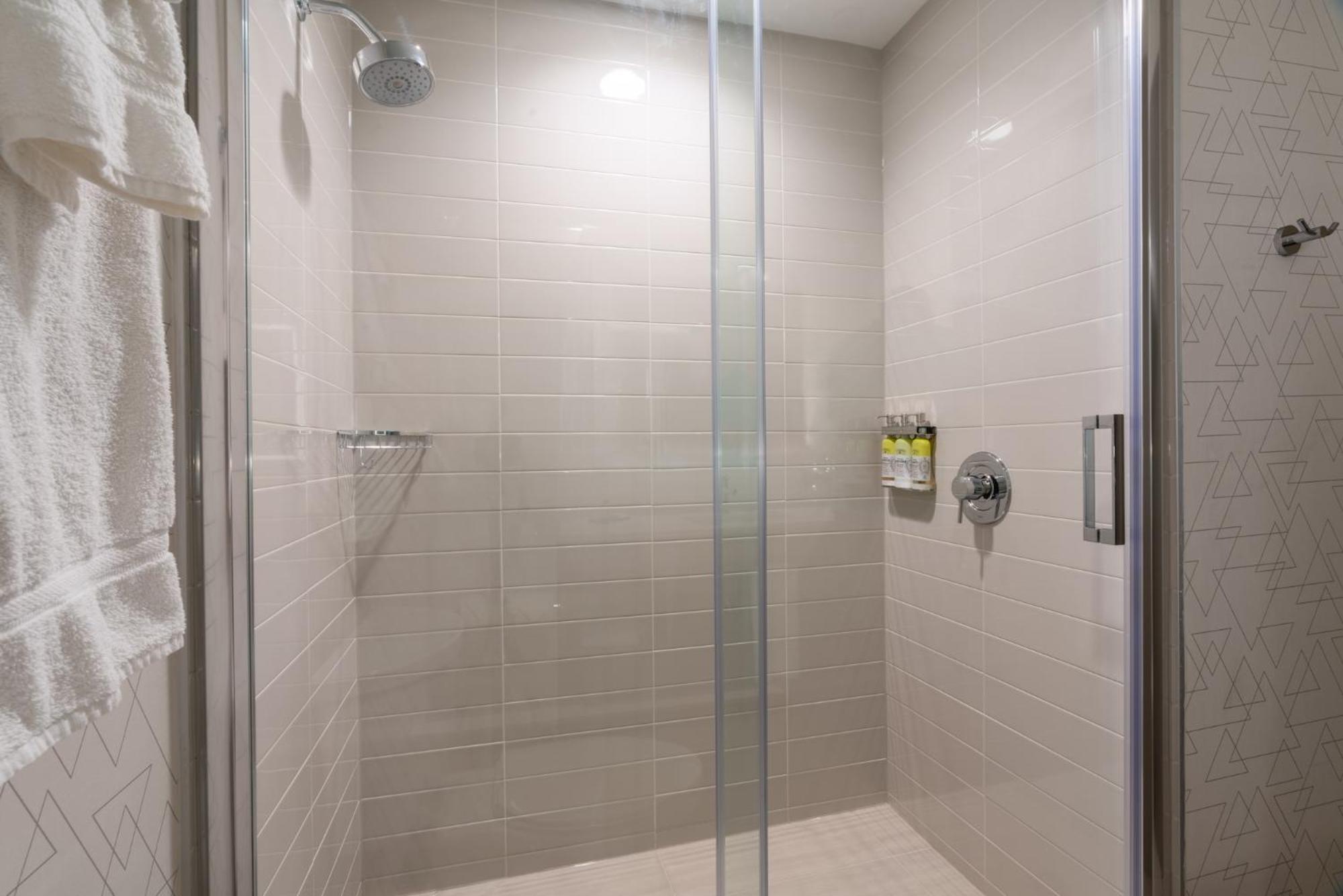 Holiday Inn Express & Suites Vaughan-Southwest By Ihg Εξωτερικό φωτογραφία