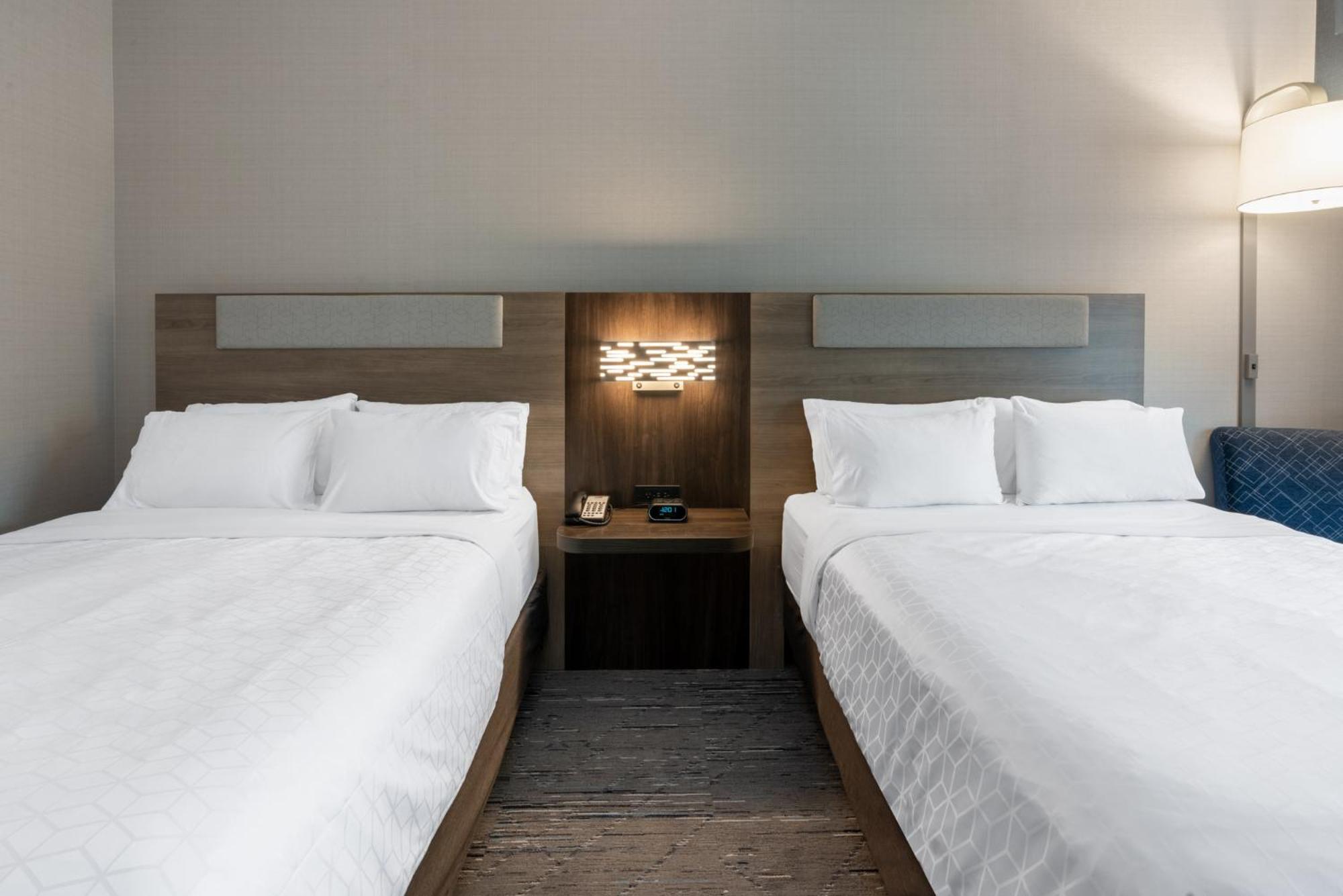 Holiday Inn Express & Suites Vaughan-Southwest By Ihg Εξωτερικό φωτογραφία