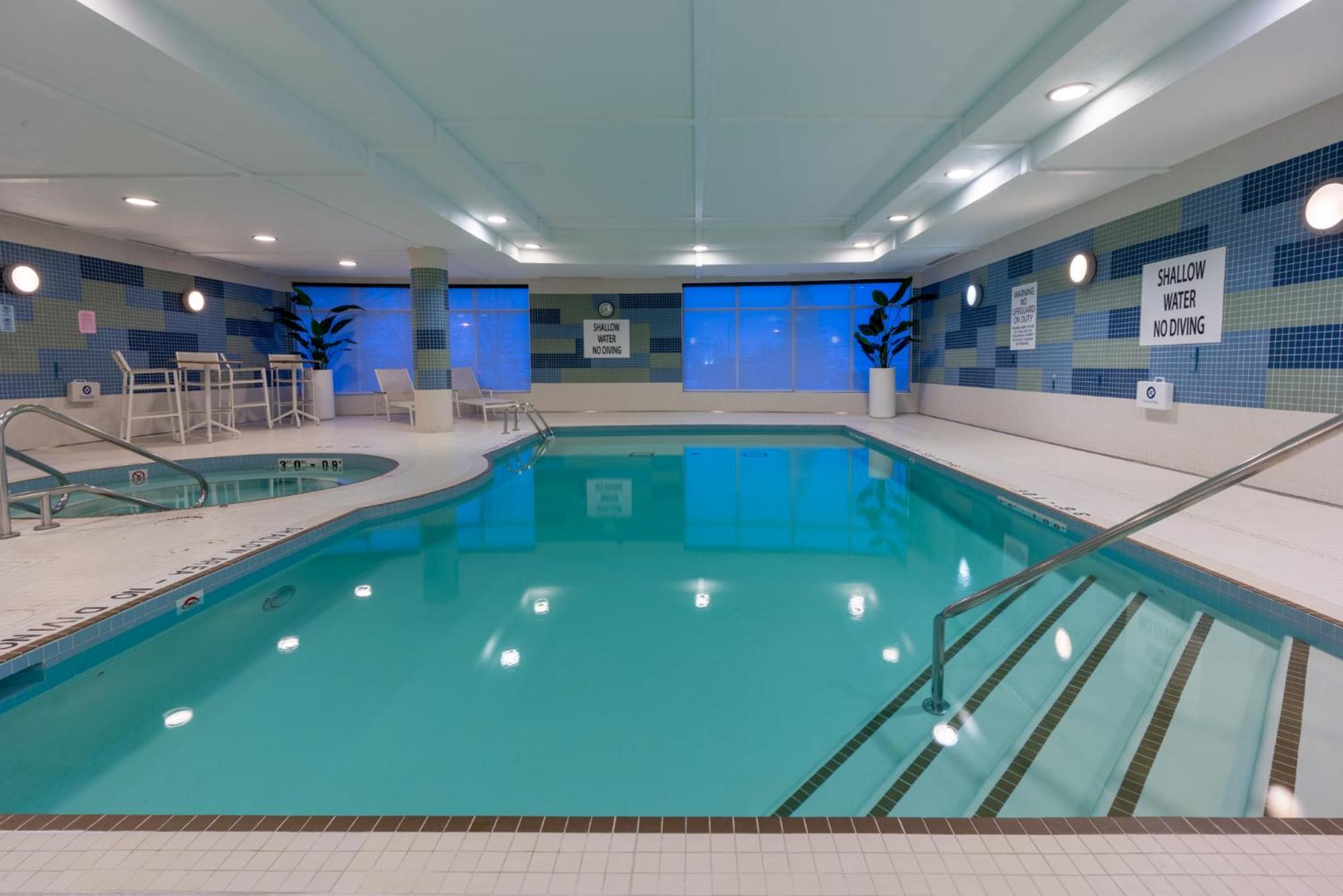 Holiday Inn Express & Suites Vaughan-Southwest By Ihg Εξωτερικό φωτογραφία