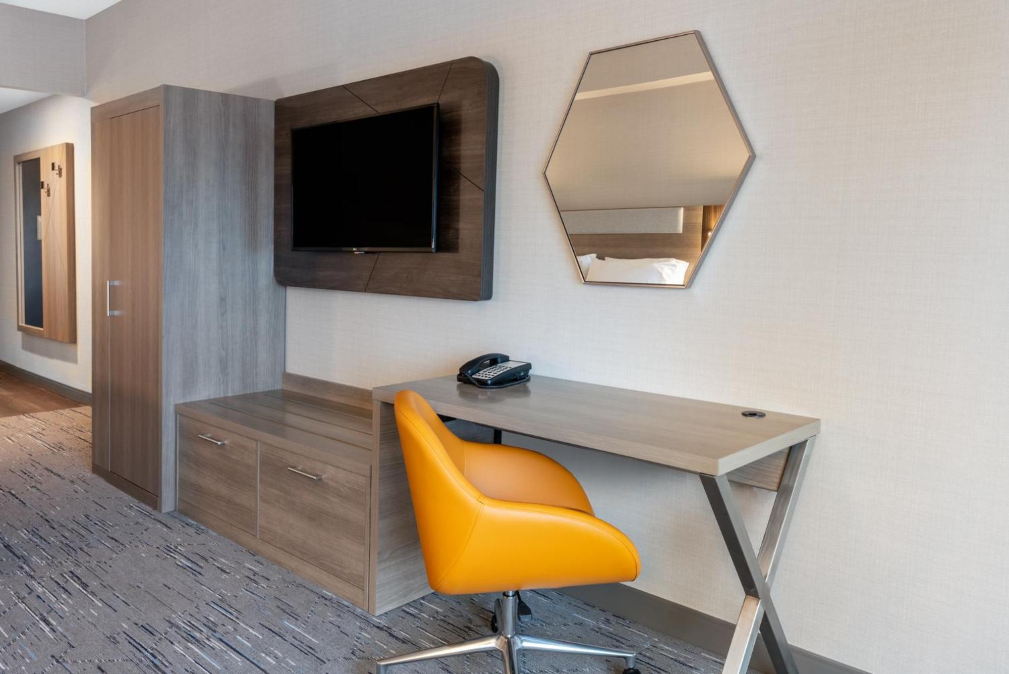 Holiday Inn Express & Suites Vaughan-Southwest By Ihg Εξωτερικό φωτογραφία